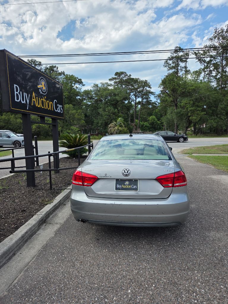 2013 Volkswagen Passat TDI SE photo