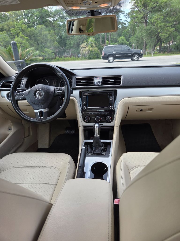 2013 Volkswagen Passat TDI SE photo