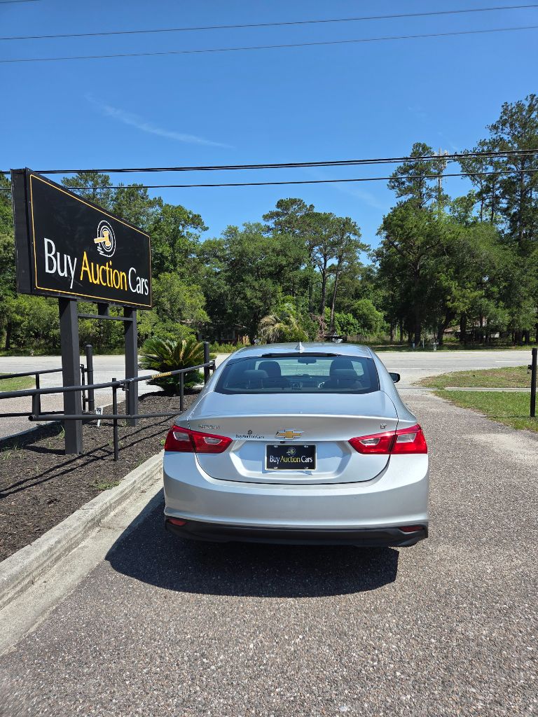 2018 Chevrolet Malibu LT photo