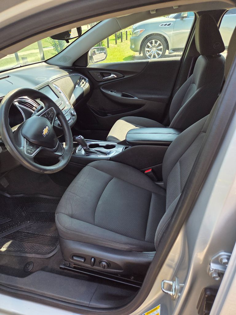 2018 Chevrolet Malibu LT photo