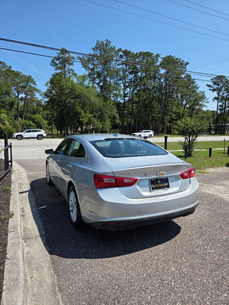 2018 Chevrolet Malibu LT photo