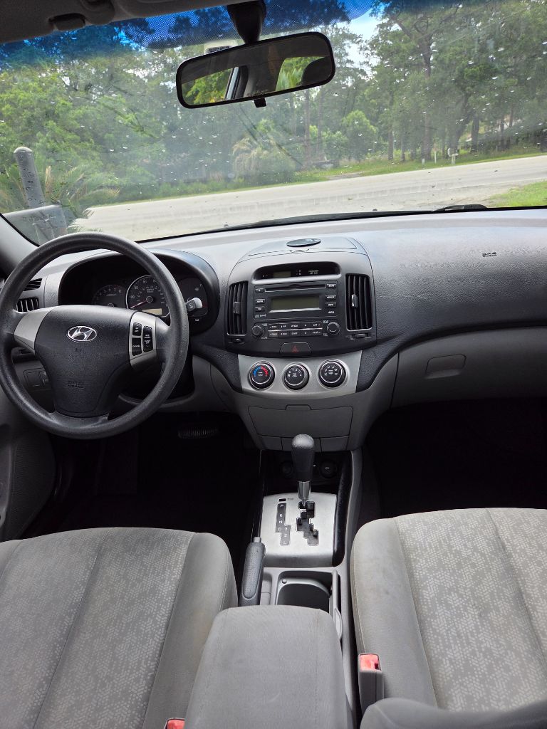 2010 Hyundai Elantra GLS photo