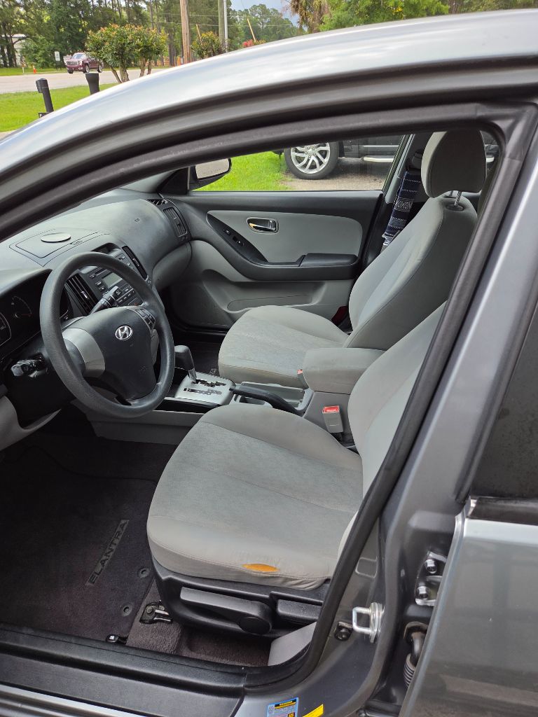 2010 Hyundai Elantra GLS photo