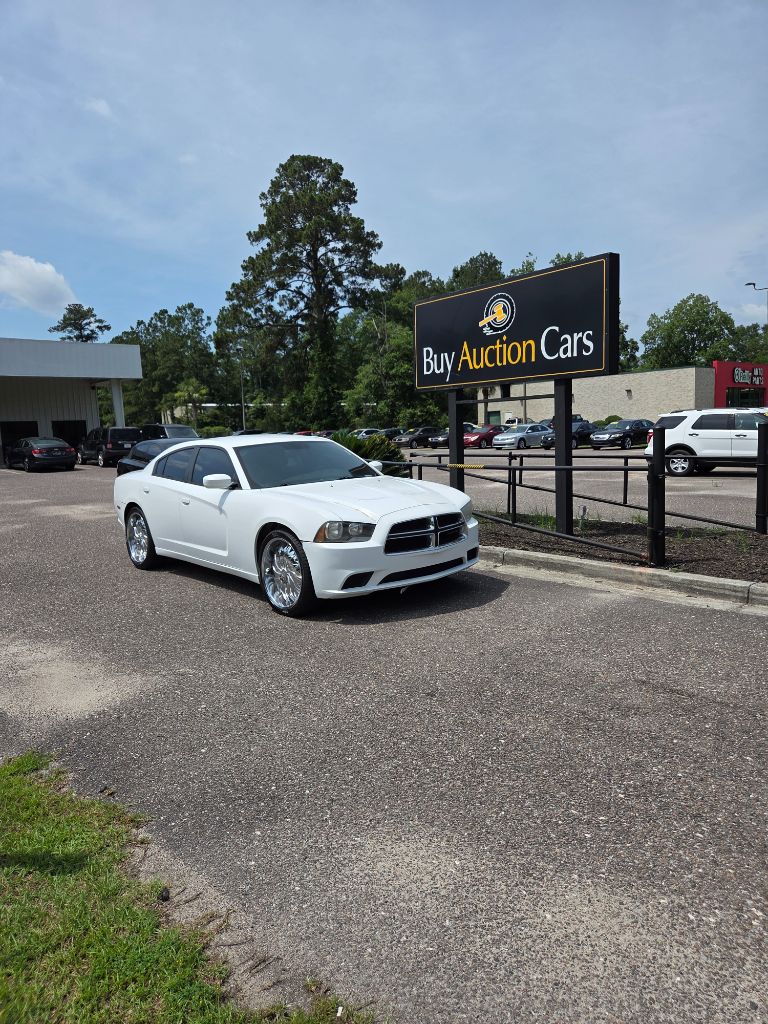 2013 Dodge Charger SE photo