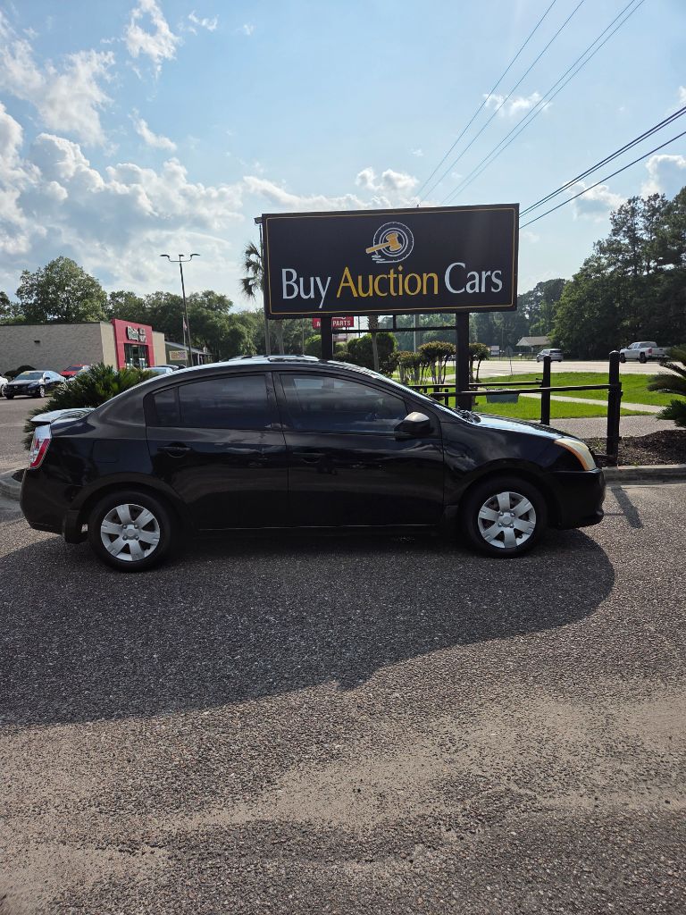2011 Nissan Sentra 2.0 photo