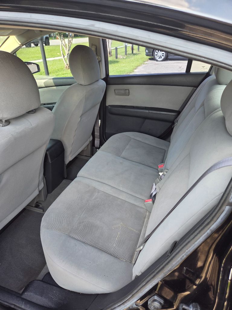 2011 Nissan Sentra 2.0 photo
