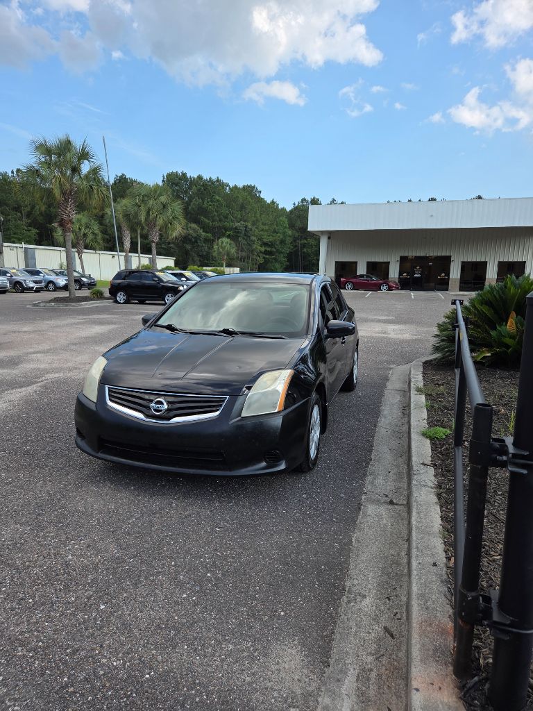 2011 Nissan Sentra 2.0 photo