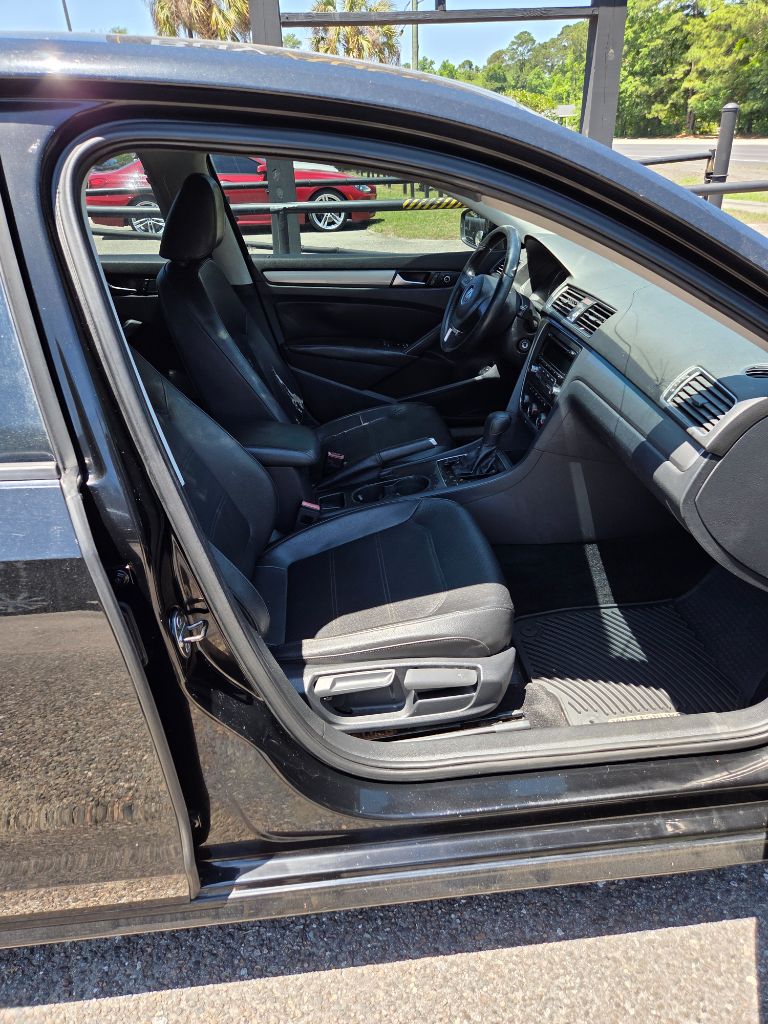 2014 Volkswagen Passat - $1,900