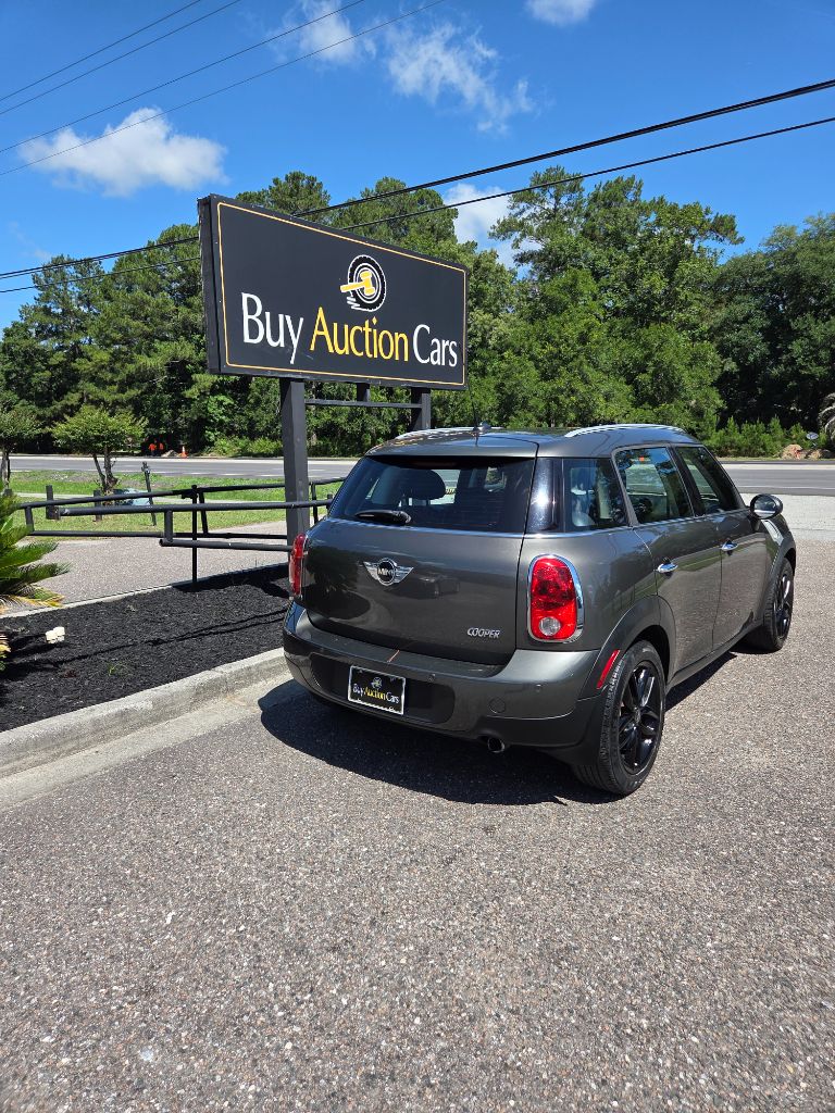 2013 MINI Countryman - $3,800