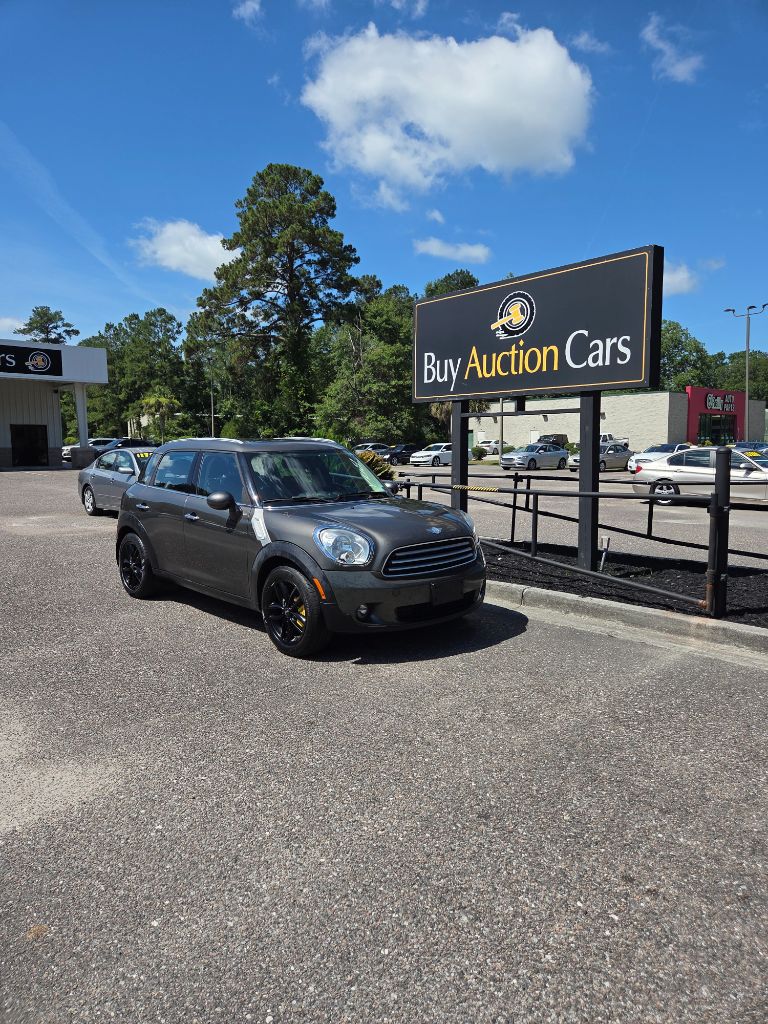 2013 MINI Countryman - $3,800