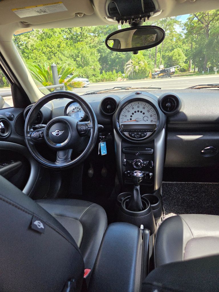 2013 MINI Countryman - $3,800