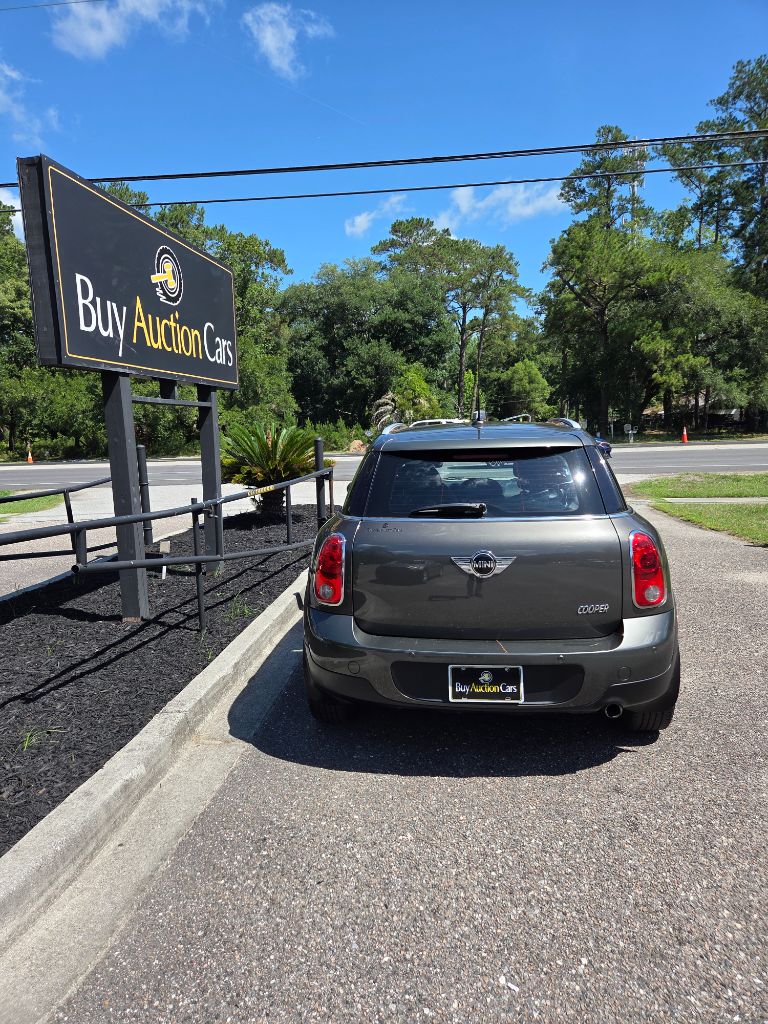 2013 MINI Countryman - $3,800