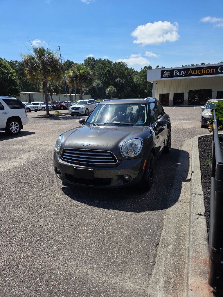 2013 MINI Countryman - $3,800