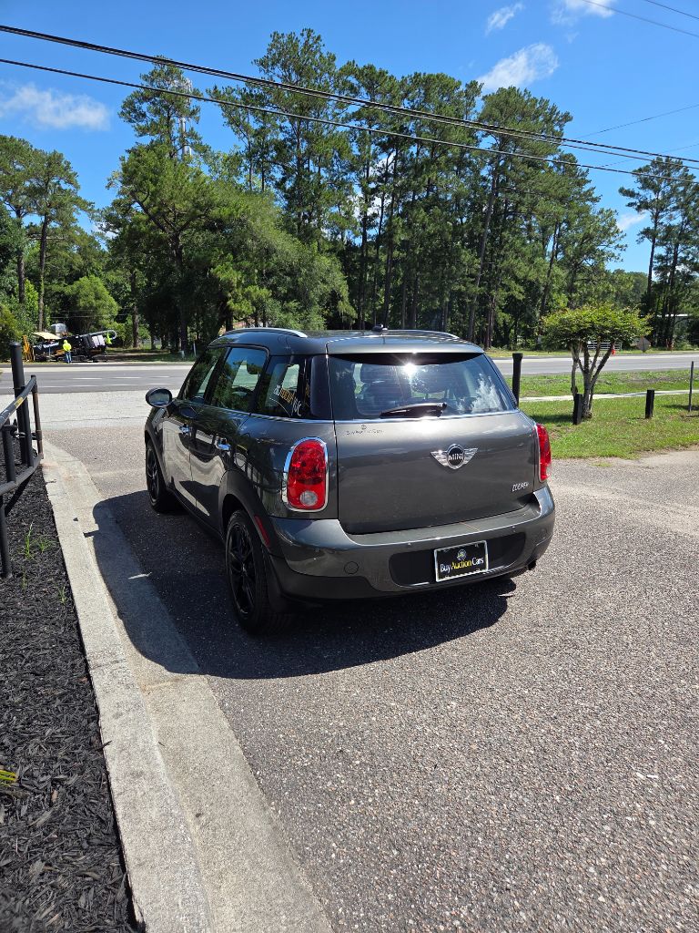 2013 MINI Countryman - $3,800