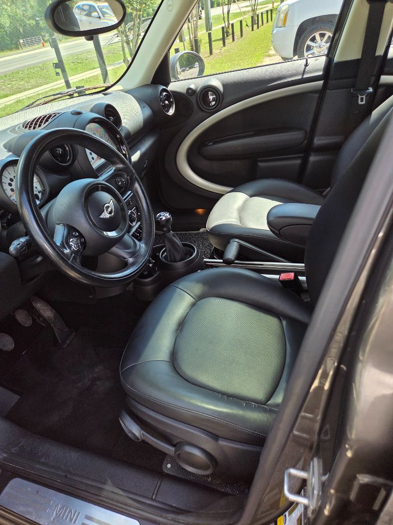 2013 MINI Countryman - $3,800
