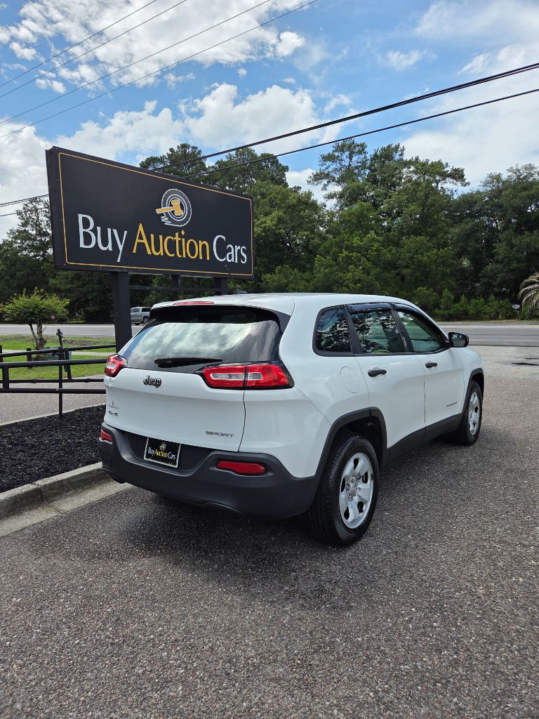 2014 Jeep Cherokee - $3,900