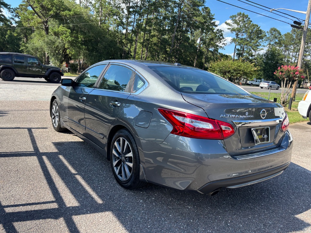 2017 Nissan Altima - $4,500