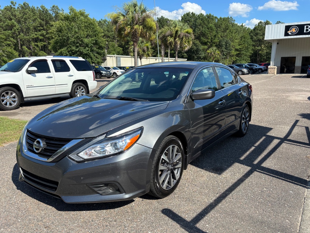 2017 Nissan Altima - $4,500