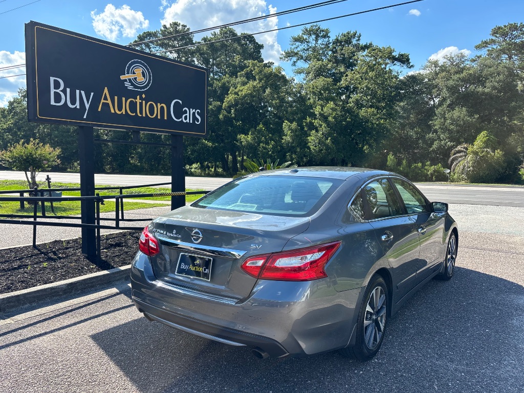 2017 Nissan Altima - $4,500