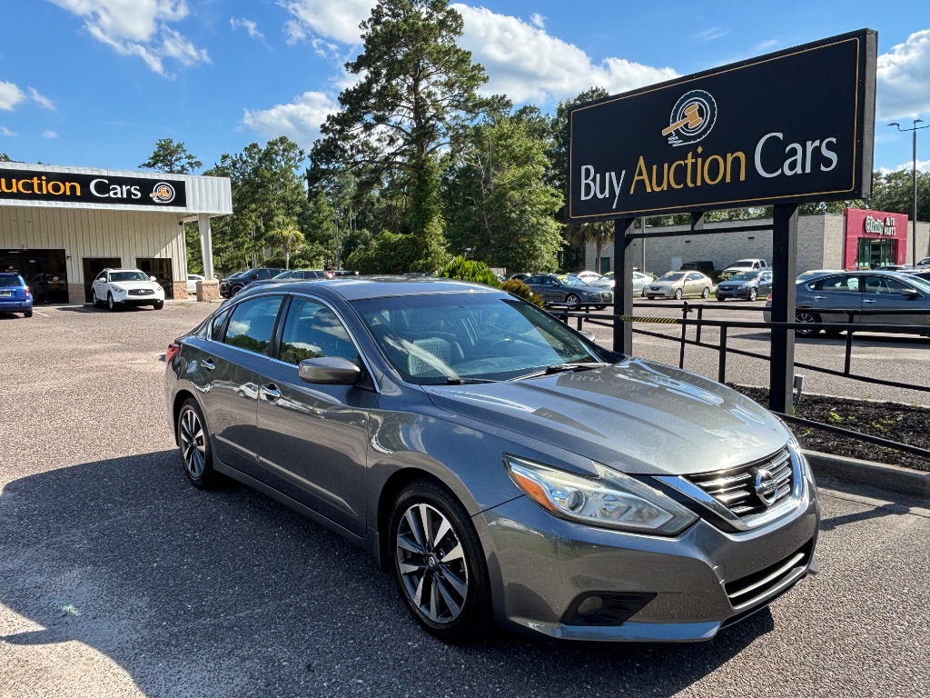 2017 Nissan Altima - $4,500