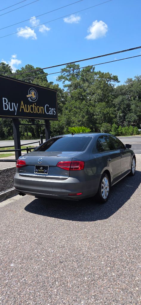 2015 Volkswagen Jetta - $2,900