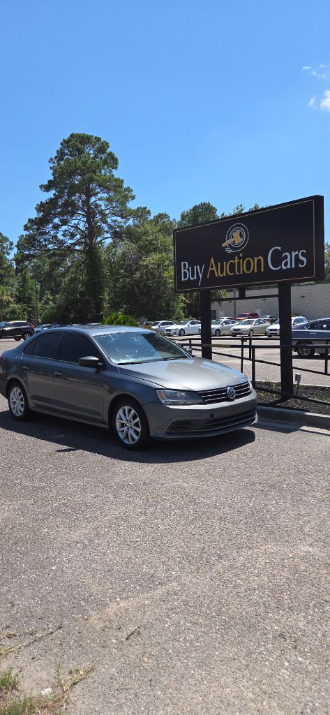 2015 Volkswagen Jetta - $2,900