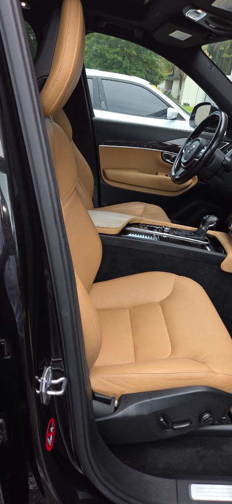 2017 Volvo XC90 - $9,500