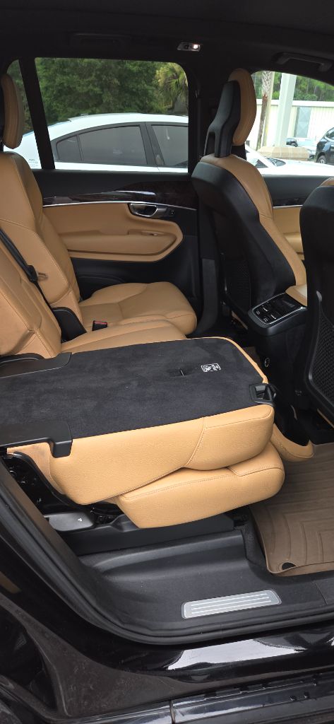 2017 Volvo XC90 - $9,500