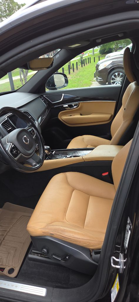 2017 Volvo XC90 - $9,500