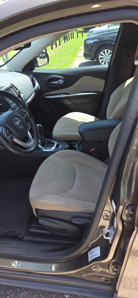 2015 Jeep Cherokee - $4,700