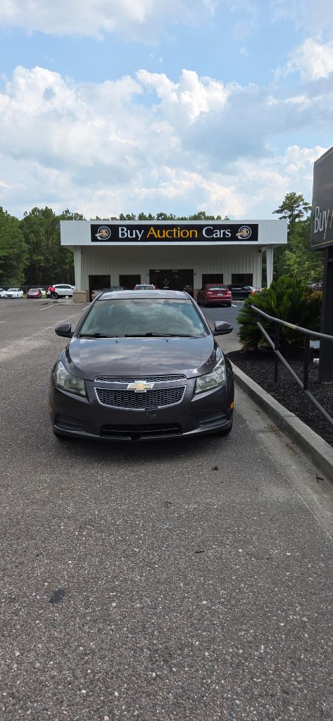 2011 Chevrolet Cruze - $1,900