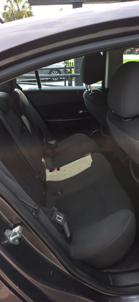 2011 Chevrolet Cruze - $1,900