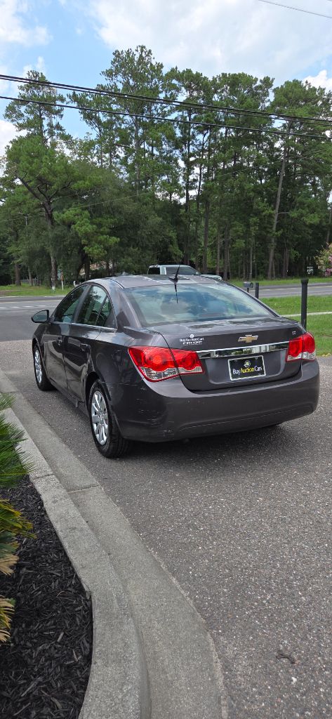 2011 Chevrolet Cruze - $1,900