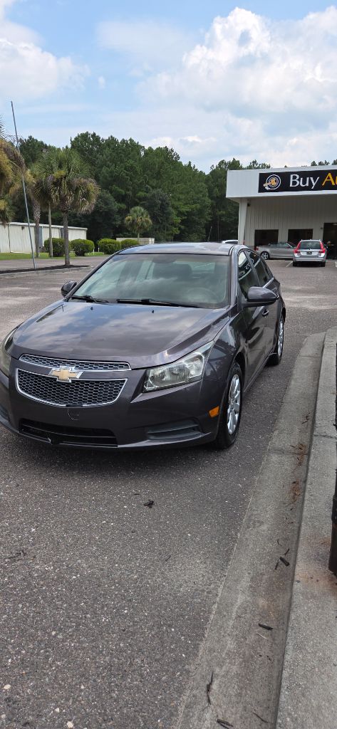 2011 Chevrolet Cruze - $1,900