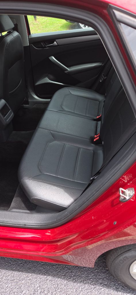 2015 Volkswagen Passat - $3,500