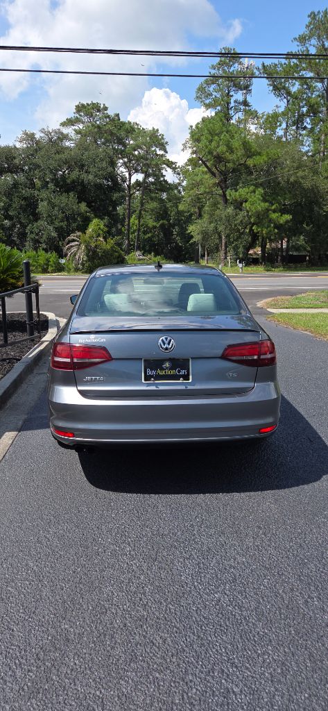 2016 Volkswagen Jetta - $3,900