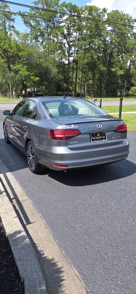 2016 Volkswagen Jetta - $3,900