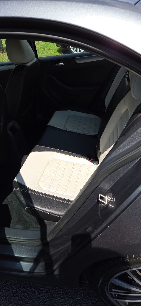 2016 Volkswagen Jetta - $3,900