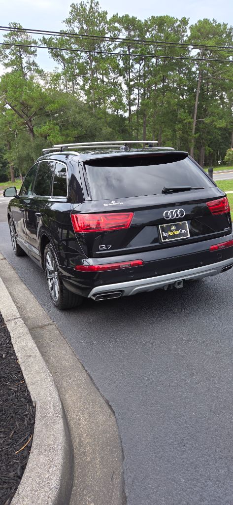 2017 Audi Q7 - $8,500