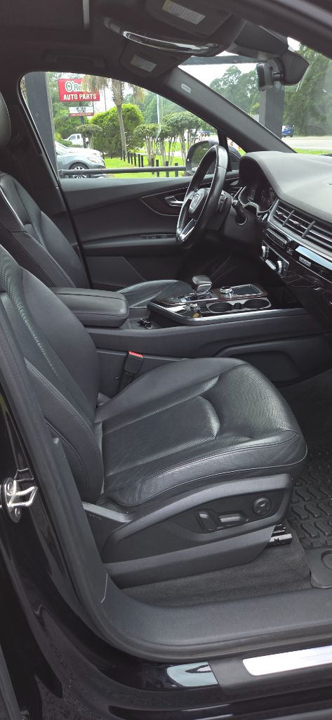 2017 Audi Q7 - $8,500