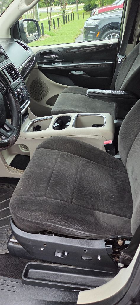 2012 Dodge Grand Caravan - $2,800