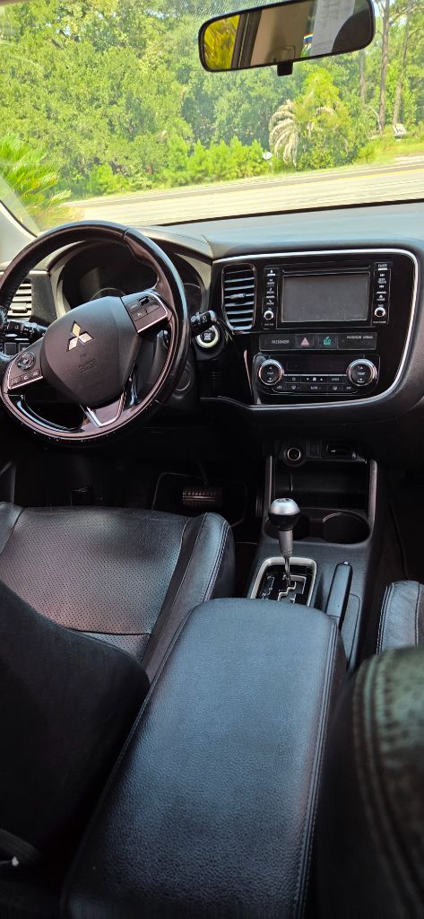 2016 Mitsubishi Outlander - $3,800