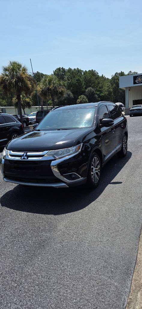 2016 Mitsubishi Outlander - $3,800