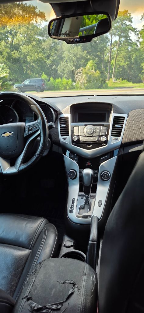 2011 Chevrolet Cruze - $2,500
