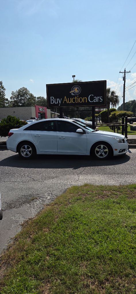 2011 Chevrolet Cruze - $2,500