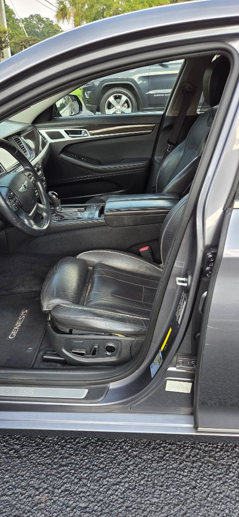 2015 Hyundai Genesis - $1,700