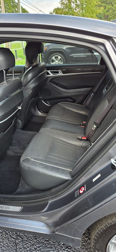 2015 Hyundai Genesis - $1,700