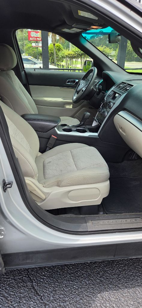 2014 Ford Explorer - $3,300