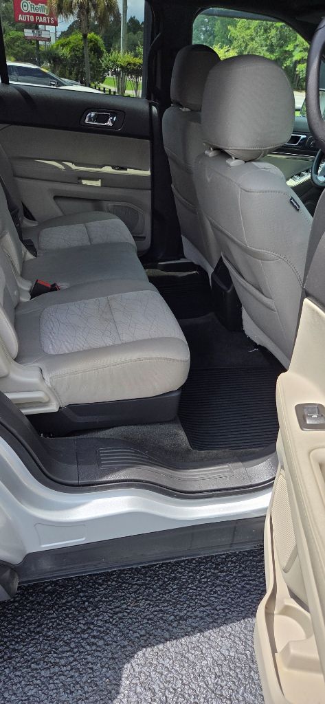 2014 Ford Explorer - $3,300