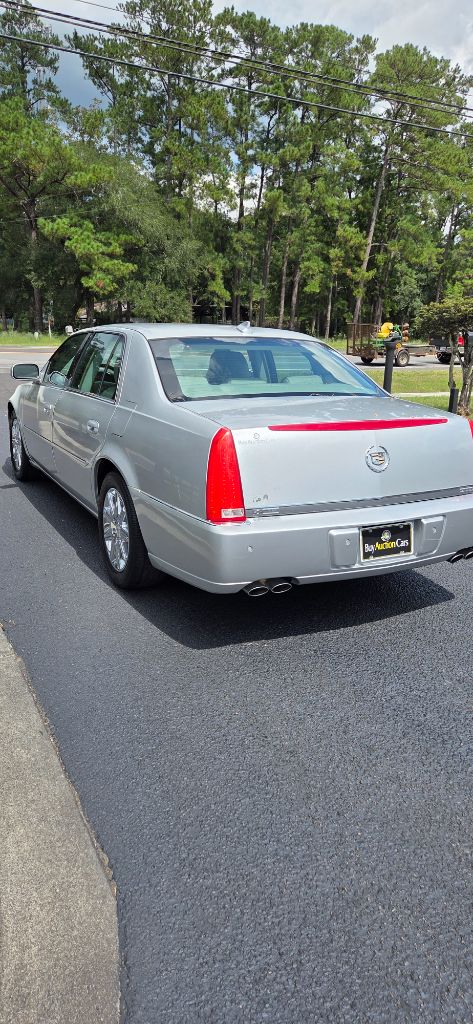 2011 Cadillac DTS - $2,400